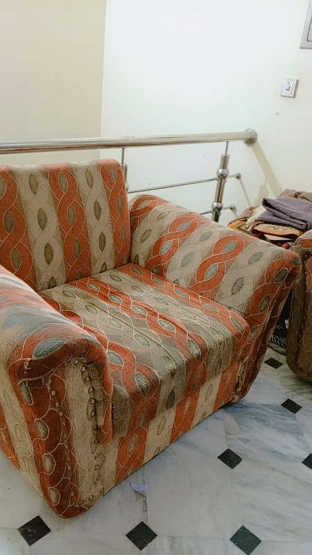 Urgent Sail  My 6 Seater Sofa Set in Good Condition 5
