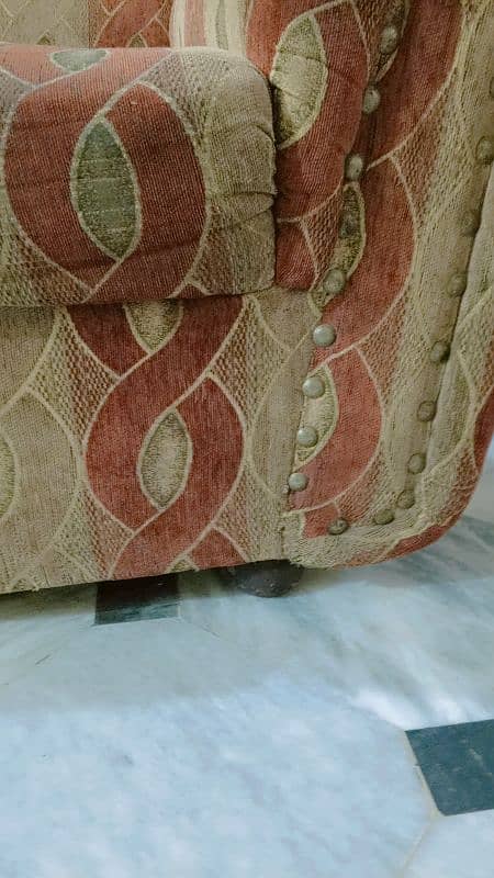 Urgent Sail  My 6 Seater Sofa Set in Good Condition 7