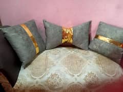 cushions set 1500per set 3 pics