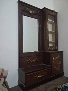 singar maz yani dressing table