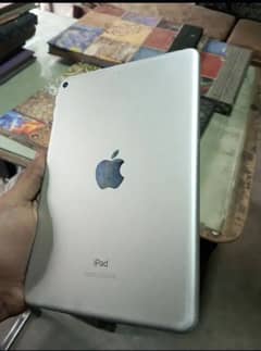 Ipad mini 5 10by10 with box and charger