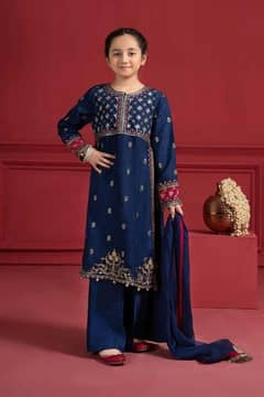 lawn stylish suit for girls free Delivery