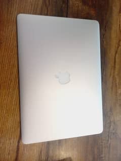 MacBook Pro 2013 16GB Ram 512 Ssd 1.5GB G card with apple magic mouse