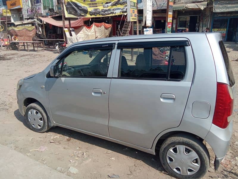 Suzuki Wagon R 2017 1