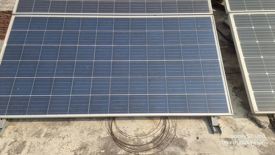 250watt solar panels for sale in good working condition 0