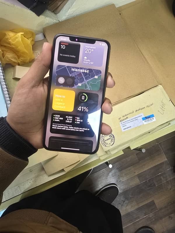 iPhone 11 pro max non pata 2