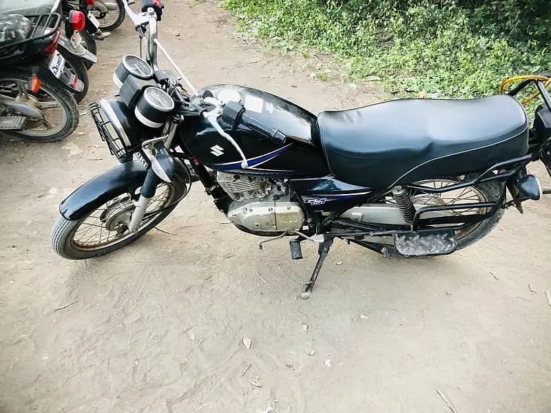 Suzuki GS 150 2014 2