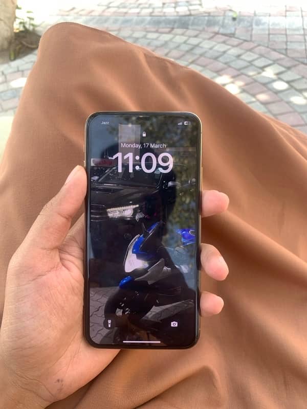 Iphone 11 Pro max PTA 5