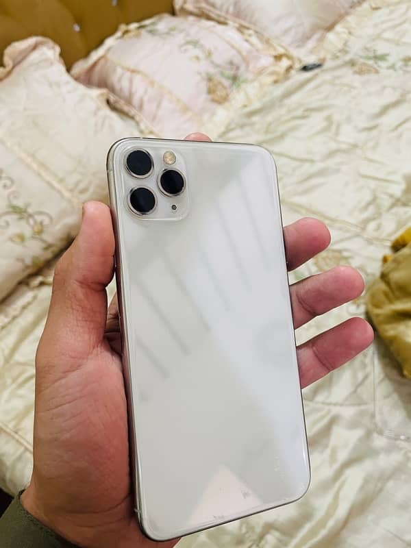 IPhone 11 Pro Max 4