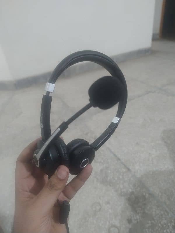 Headphone 6