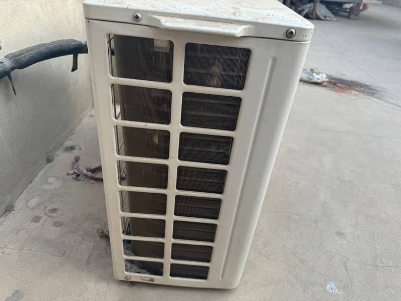 1.5 tons Gree Split AC 3