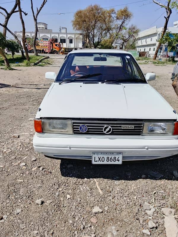 Nissan Sunny 1989 7