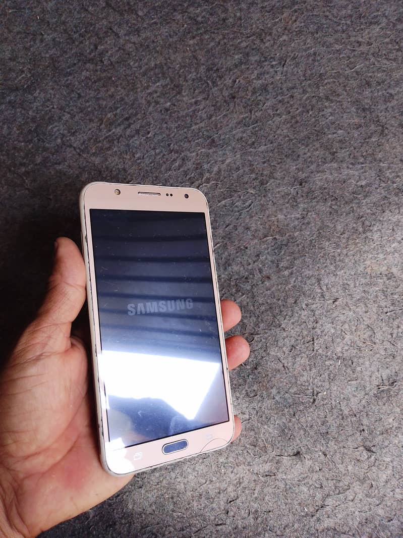 Samsung Galaxy j7 1