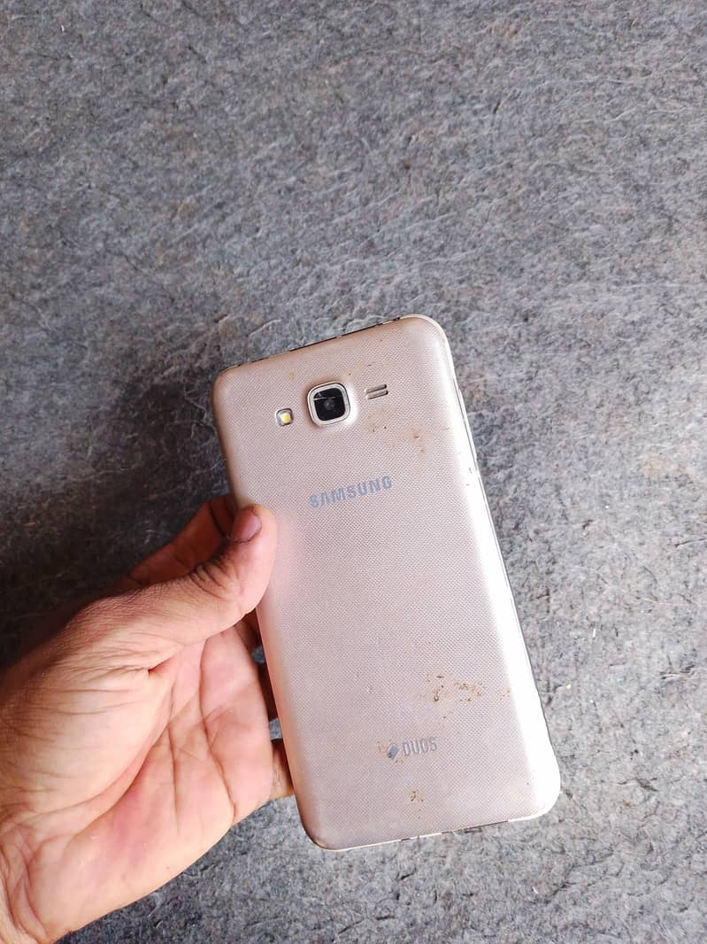 Samsung Galaxy j7 2