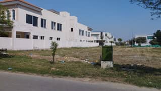 DHA PHASE 7 R=484 FOR SALE HOT LOCTION NEAR TO RAYA