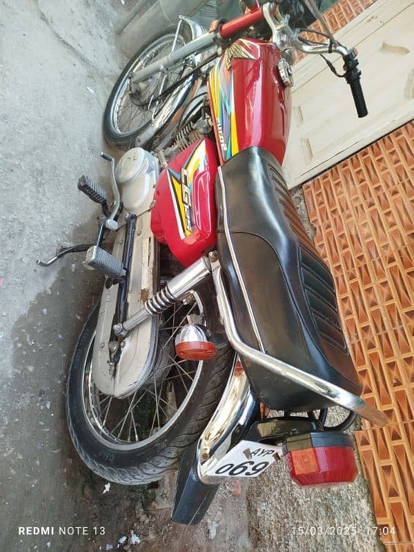 Honda 125 (2019) Islamabad Golden Number 4