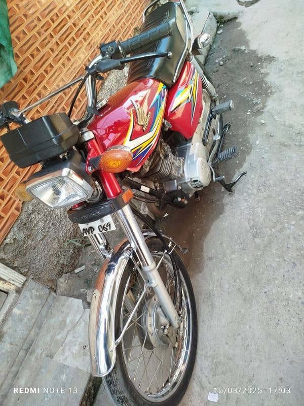 Honda 125 (2019) Islamabad Golden Number 5