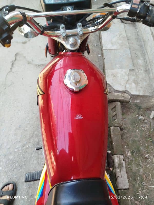 Honda 125 (2019) Islamabad Golden Number 8