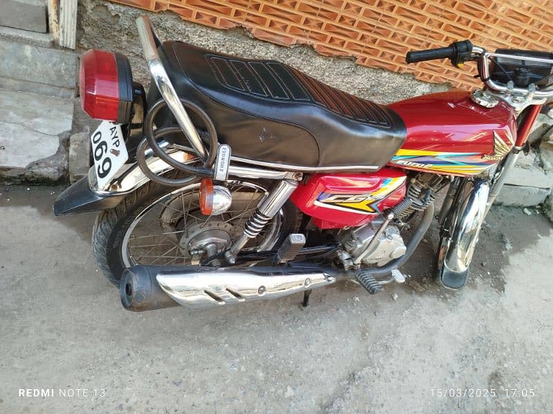 Honda 125 (2019) Islamabad Golden Number 9