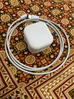 Iphone 20 watt 3 pin adapter and cable (orignal)