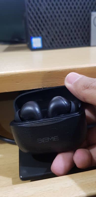 BEME ELITE EARBUDS 1