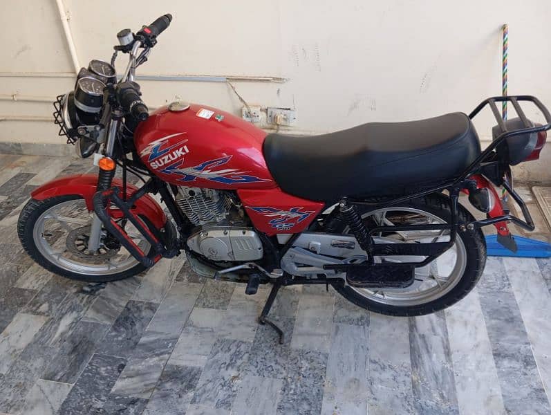 Suzuki GS150 1