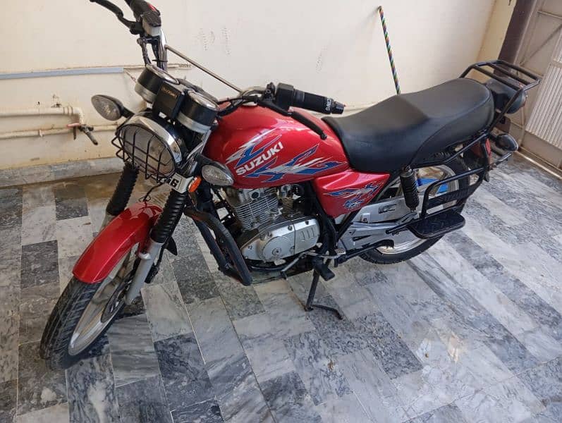 Suzuki GS150 3