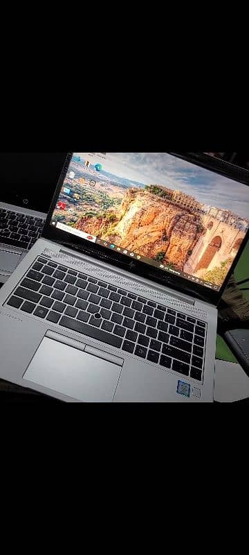 *HP ELITEBOOK 840 G6 WITH TOUCH SCREEN . . . * 5