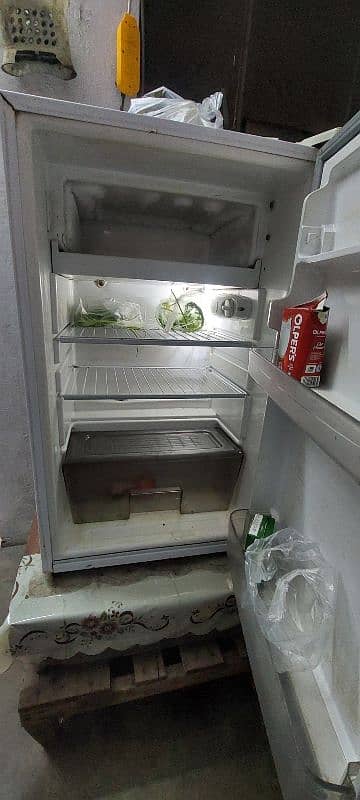 Dawlnce room fridge 6