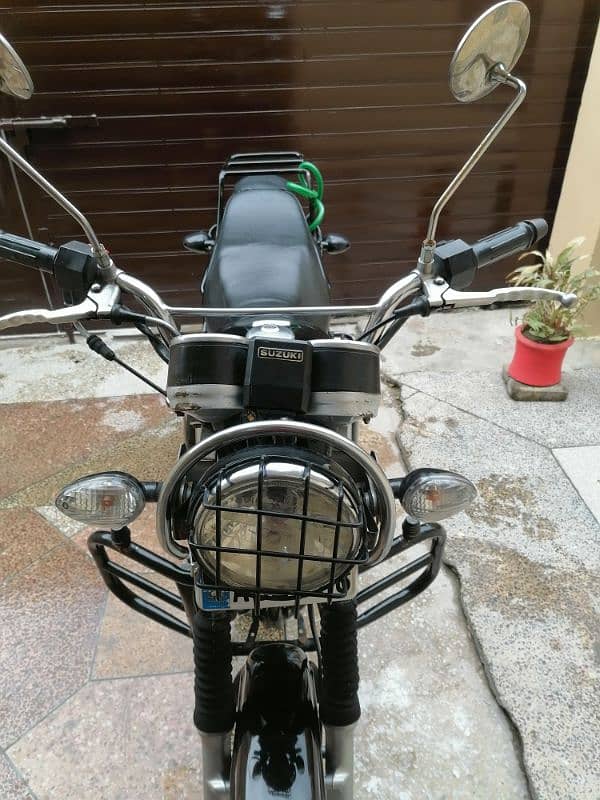 Suzuki GS 150 9