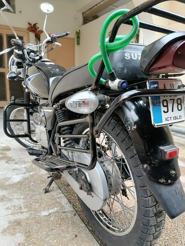 Suzuki GS 150 11