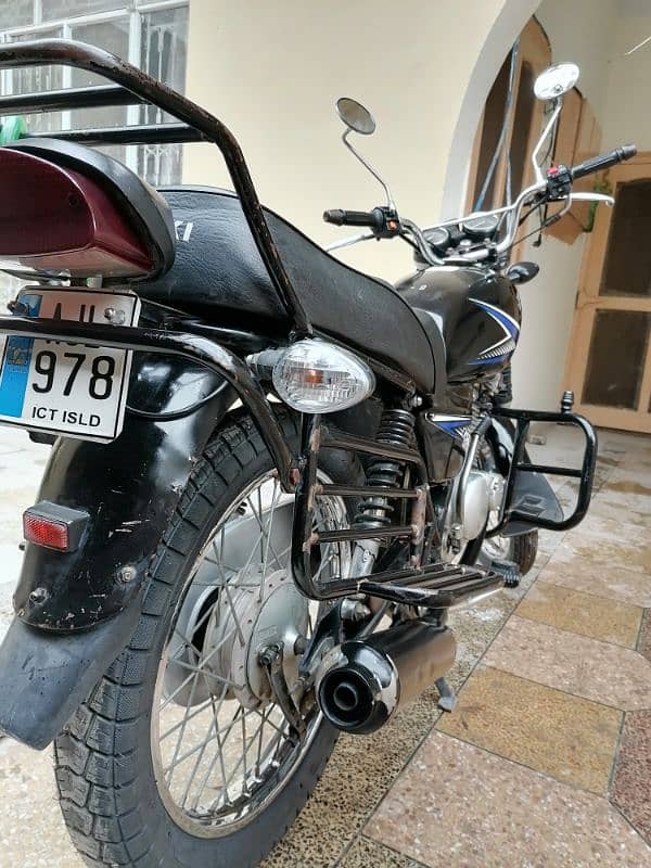 Suzuki GS 150 12