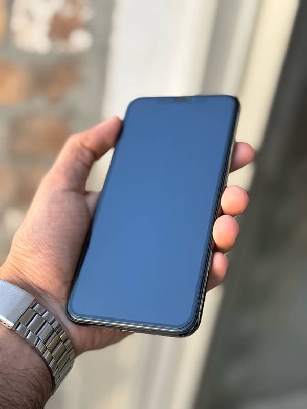 iPhone XS Max 3