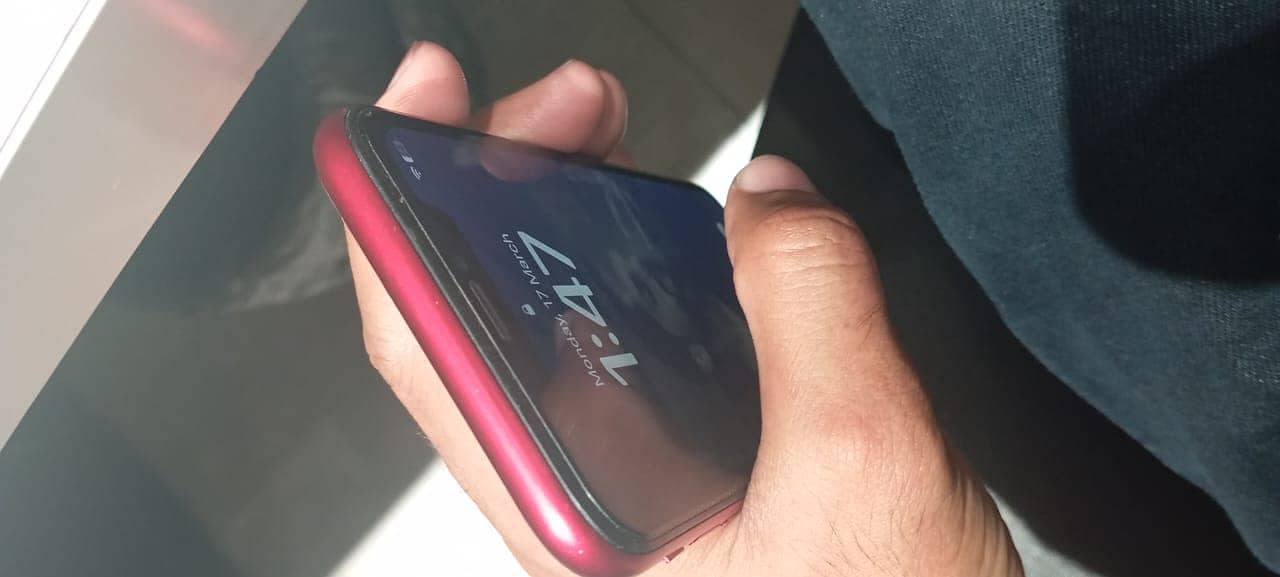 Iphone XR ( Non PTA ) 4