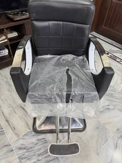 Parlour Chair / Hair Cutting Chair / Salon Chair