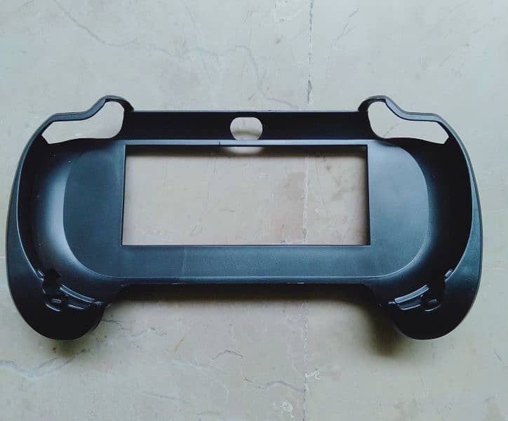 Ps vita with all accessories and 3 game. 4
