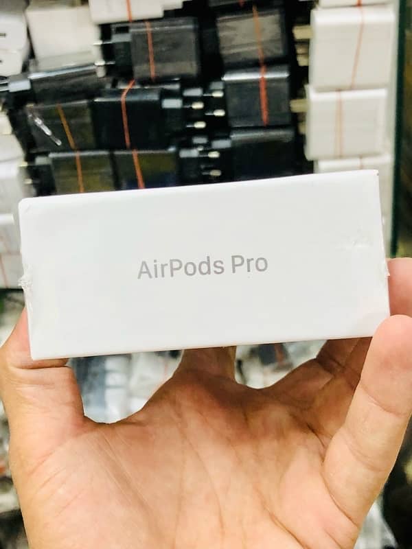 AirPods Pro IPhone 3