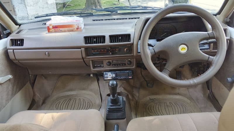 Nissan Sunny 1984 4