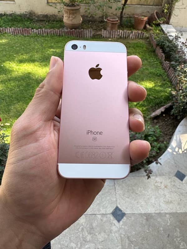 Iphone SE 128gb 0