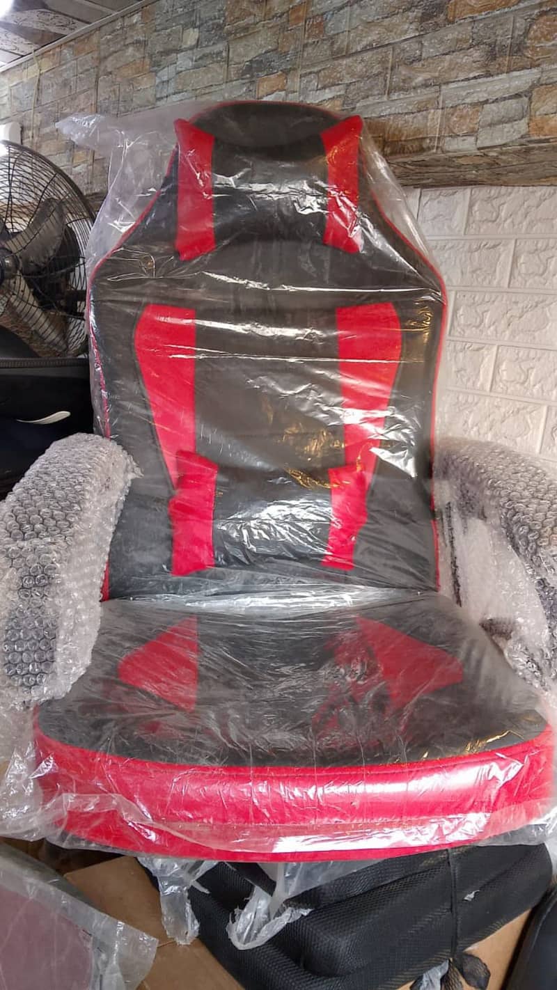 Gaming chair / Computer Chairs / Revolving chairs for sale in karachi 1