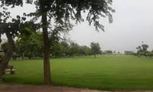 2 kanal best location facing park plot for sale in valencia town lahore