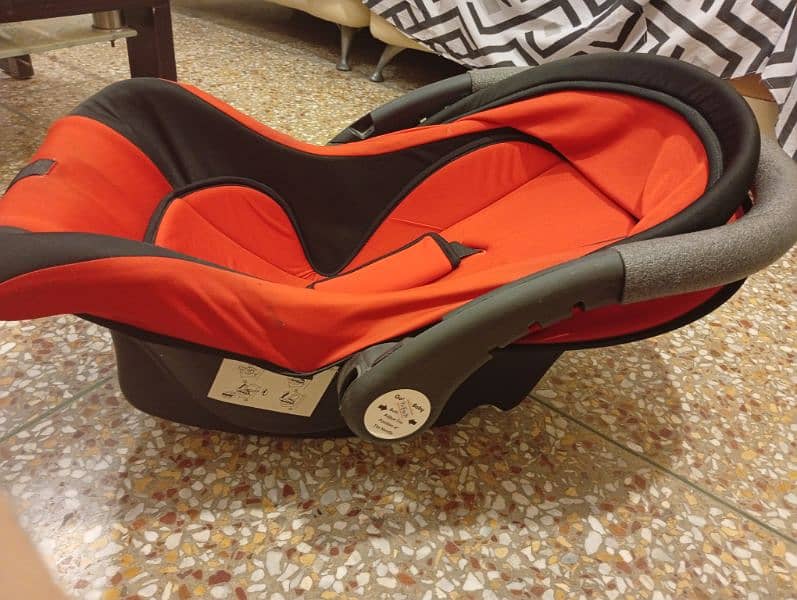 baby carry cot 1