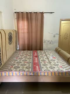 Shering room available for rent in Ground portion in E11 2