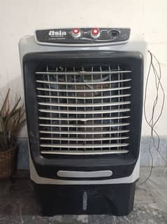 1 Dc 12 volt cooler without supply fir sale 1 season use kiya