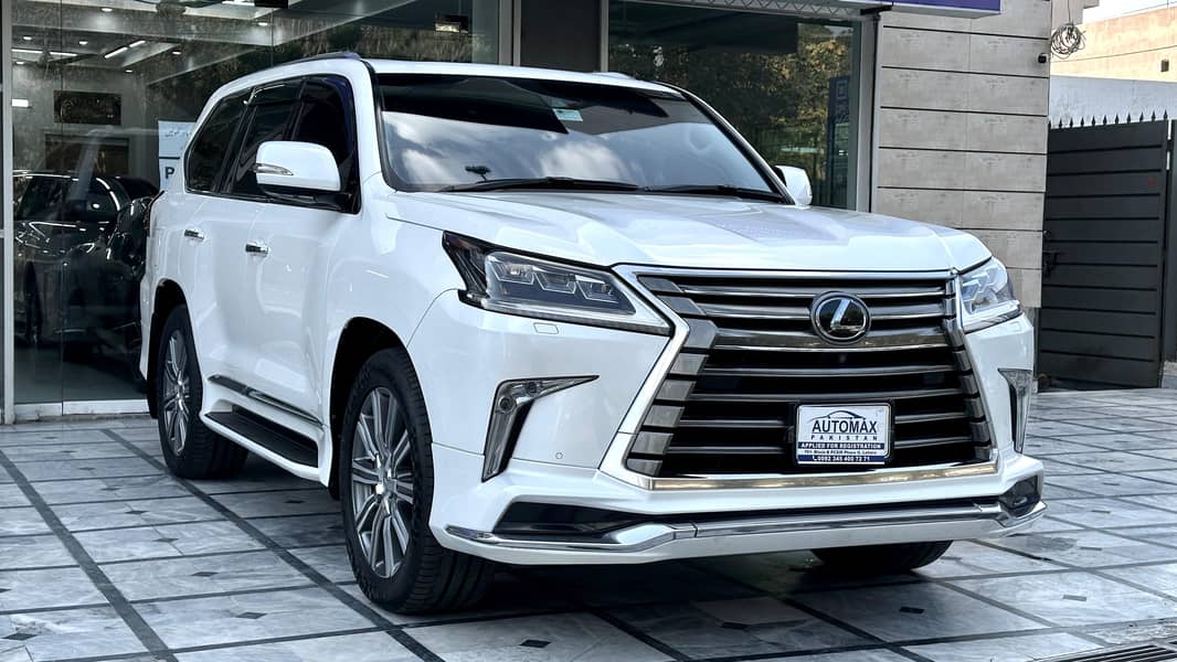 Lexus LX 570 - 2016 1