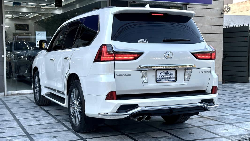 Lexus LX 570 - 2016 7