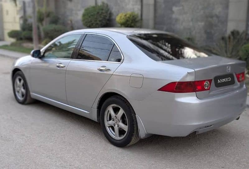 Honda Accord 2004 4