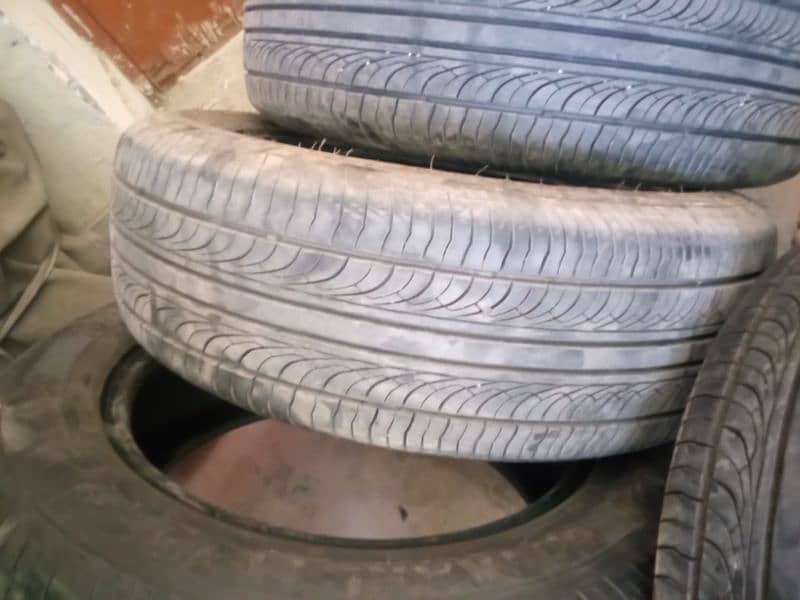 185/60 R15 2