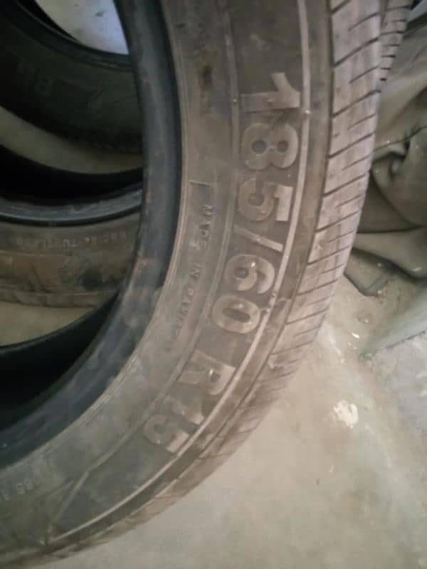 185/60 R15 3