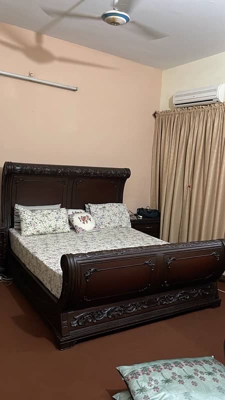 solid wood bed 2